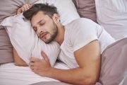 آیا می‌دانستید کمبود خواب چه تاثیراتی بر روی بدن بر جا می‌گذارد؟