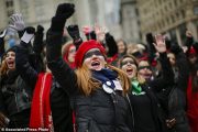 راهپیمایی‌های سراسری زنان در آمریکا علیه ترامپ