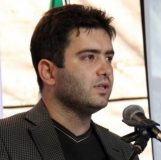 پاکبانان و کارگران فضای سبز در عملیات برفروبی مشارکت می کنند