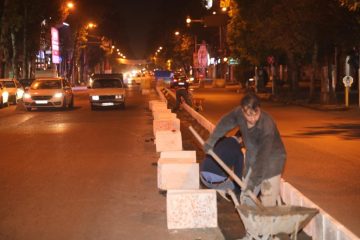اجرای رفیوژ میانی و کفپوش پیاده روی خیابان بیستون