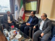 دیدار شهردار رشت با همراهی رئیس کمیسیون بهداشت، محیط‌زیست و خدمات شهری شورای اسلامی با مدیرکل تأمین اجتماعی استان گیلان